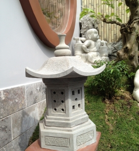 Đèn Đá Sân Vườn