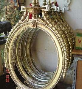 Khung Gương Bằng Composite