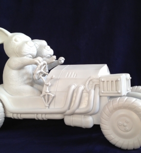 Tượng Composite Thỏ Chạy Xe