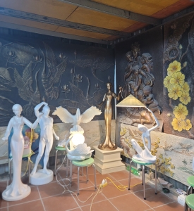 Tượng Đèn Trang Trí Phòng Khách Bằng Composite