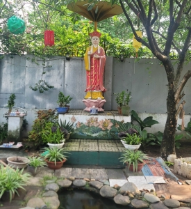 Tượng Địa Tạng Vương Bồ Tát Ngoài Trời