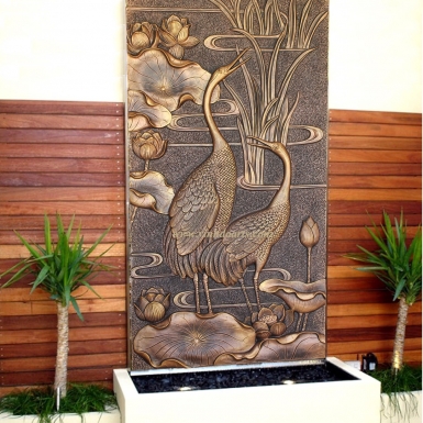 Tạo điểm nhấn nghệ thuật với tranh phù điêu sen hạc