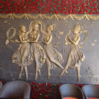 Phù điêu trang trí nội thất: Tinh hoa nghệ thuật và lịch sử