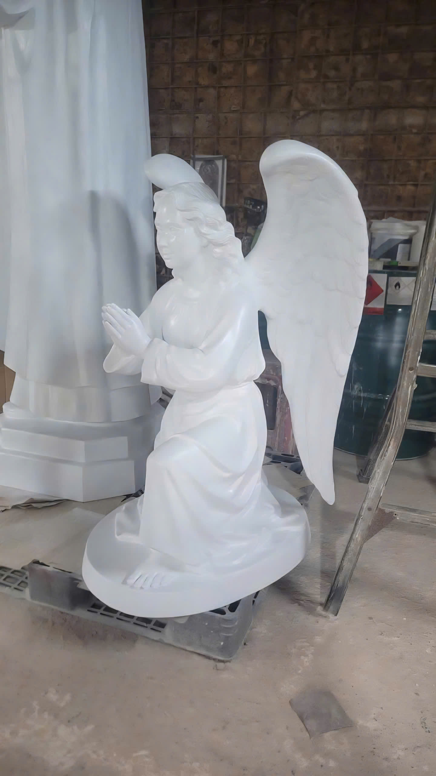 thi công tượng công giáo