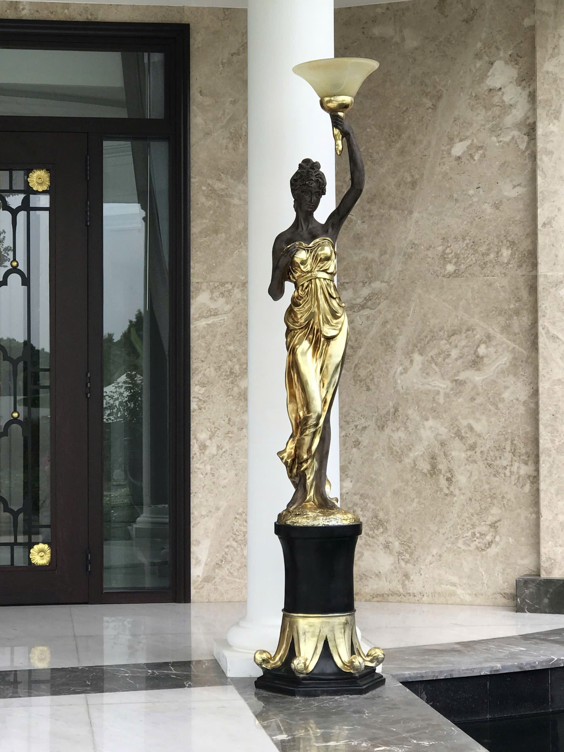 thi công tượng ngoài trời