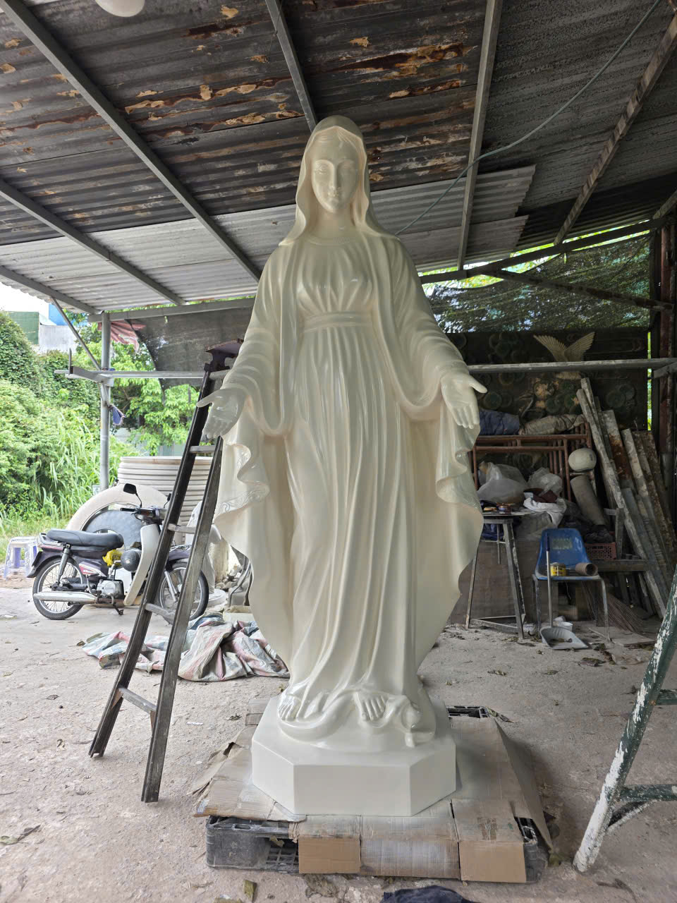 tượng đức mẹ composite