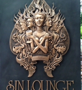 Phù Điêu Trang Trí Quán Bar