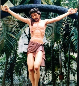 Tượng Chúa Chịu Nạn Bằng Composite