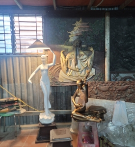 Tượng Đèn Composite Trang Trí Phòng Khách