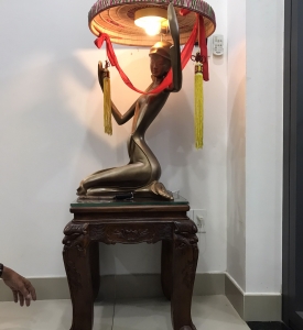 Tượng Đèn Composite Trang Trí Phòng Ngủ