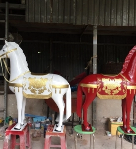 Tượng Ngựa Bằng Composite Trang Trí