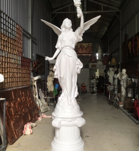 Tượng Thiên Thần Cầm Đuốc